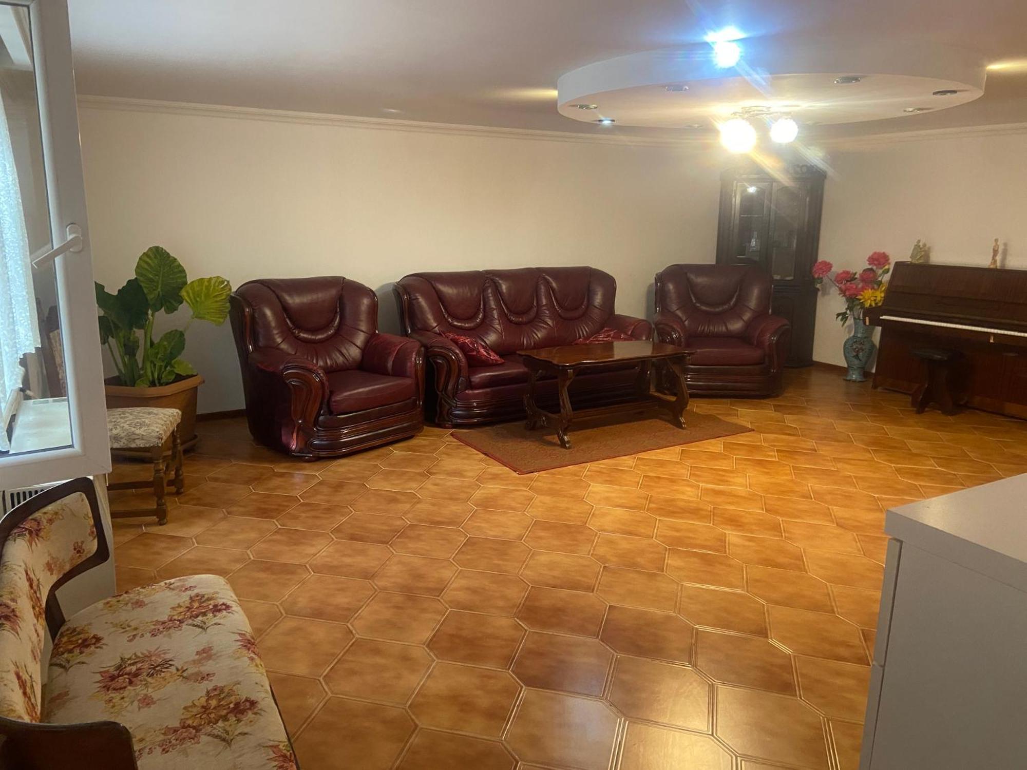 Old District Apartment Кутаиси Екстериор снимка